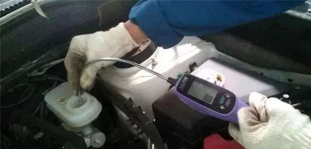 汽車維修看這篇文章就夠了！-第3張圖片-鄭州市冠恒貿(mào)易有限公司【官方網(wǎng)站】-車用潤滑油服務(wù)專家